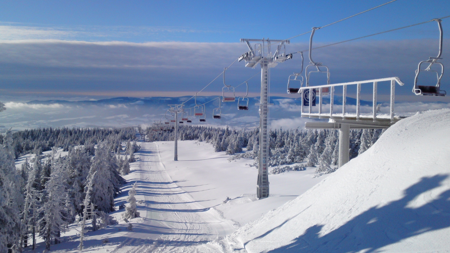 Bonera Ski areál Ramzová in Czech Republic - snow on the ground.