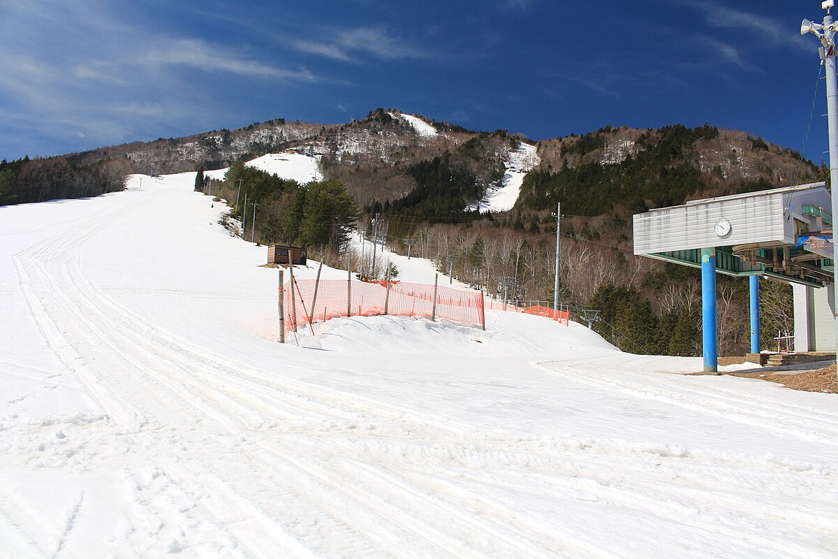 Hida Funayama Snow Resort Arkopia in Japan - the snow is white.