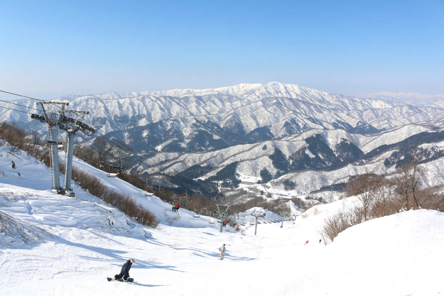 Okuibuki in Japan - a clear blue sky.