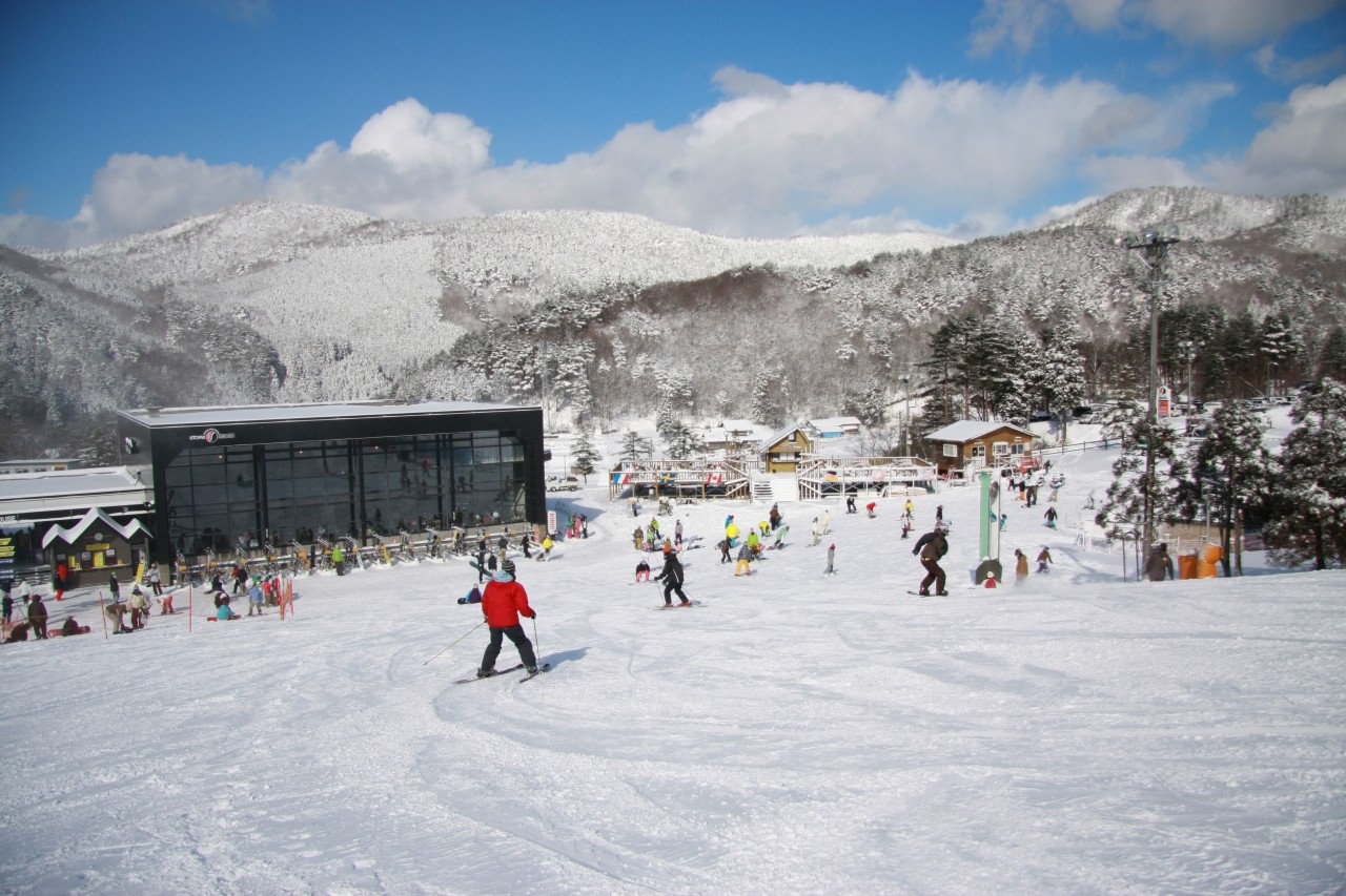 Utopia Saioto in Japan - snow on the ground.