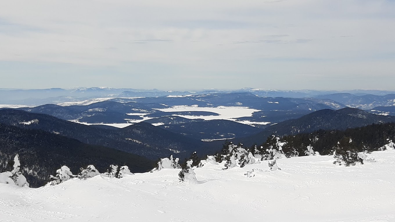 Kartalkaya in Turkey - a view from the top of a snowy mountain.