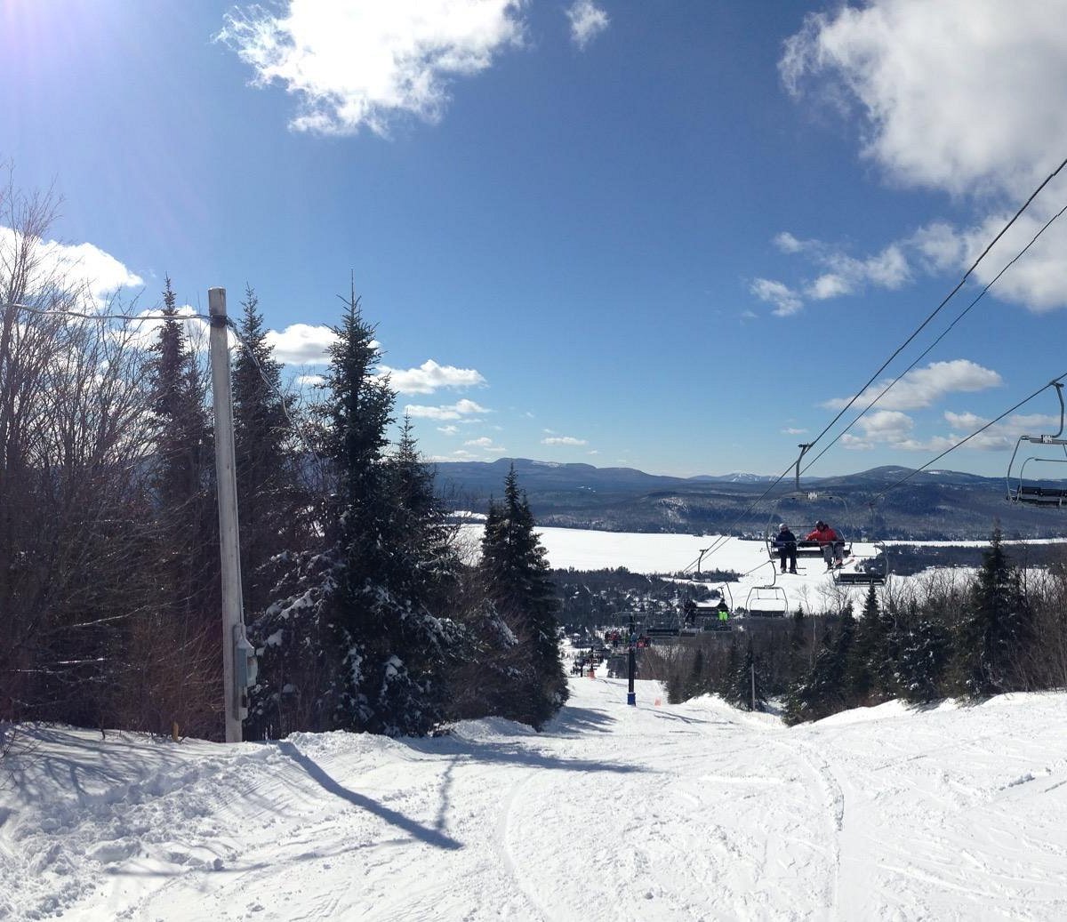 Ski Garceau in Canada - a ski lift going up a snowy hill.