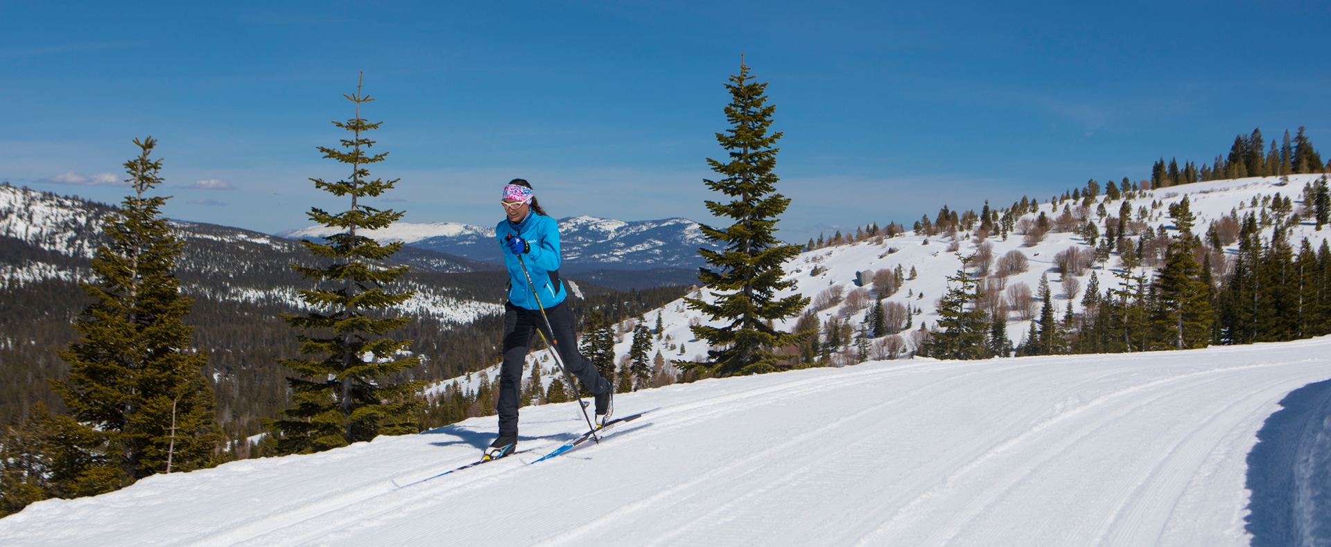 Tahoe Donner in USA - a person is skiing down a snowy hill.