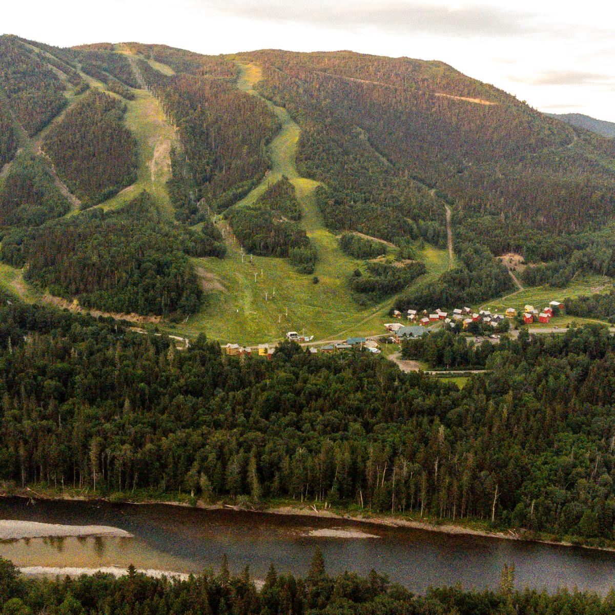 Pin Rouge in Canada - a view of the ski area from the top of a mountain.