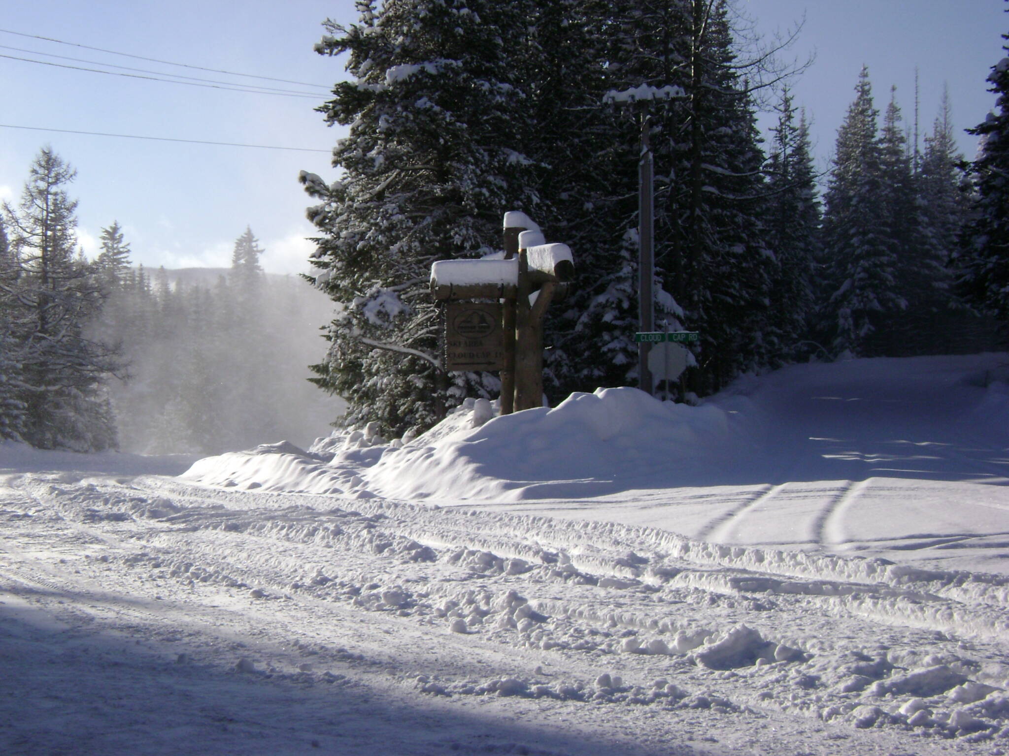 Cooper Spur in USA - snow on the ground.
