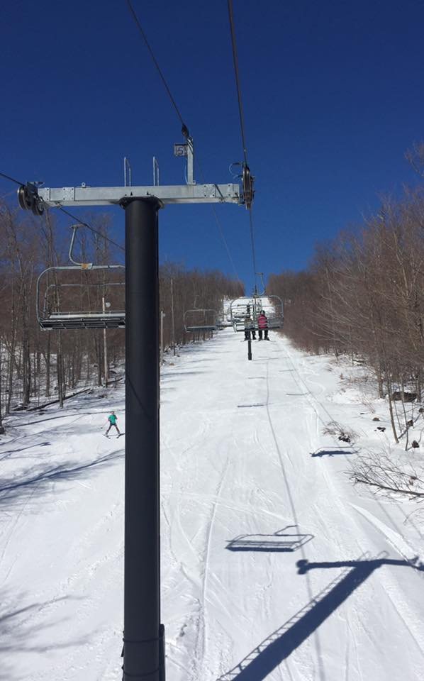 Oak Mountain in USA - a ski lift going up the mountain.