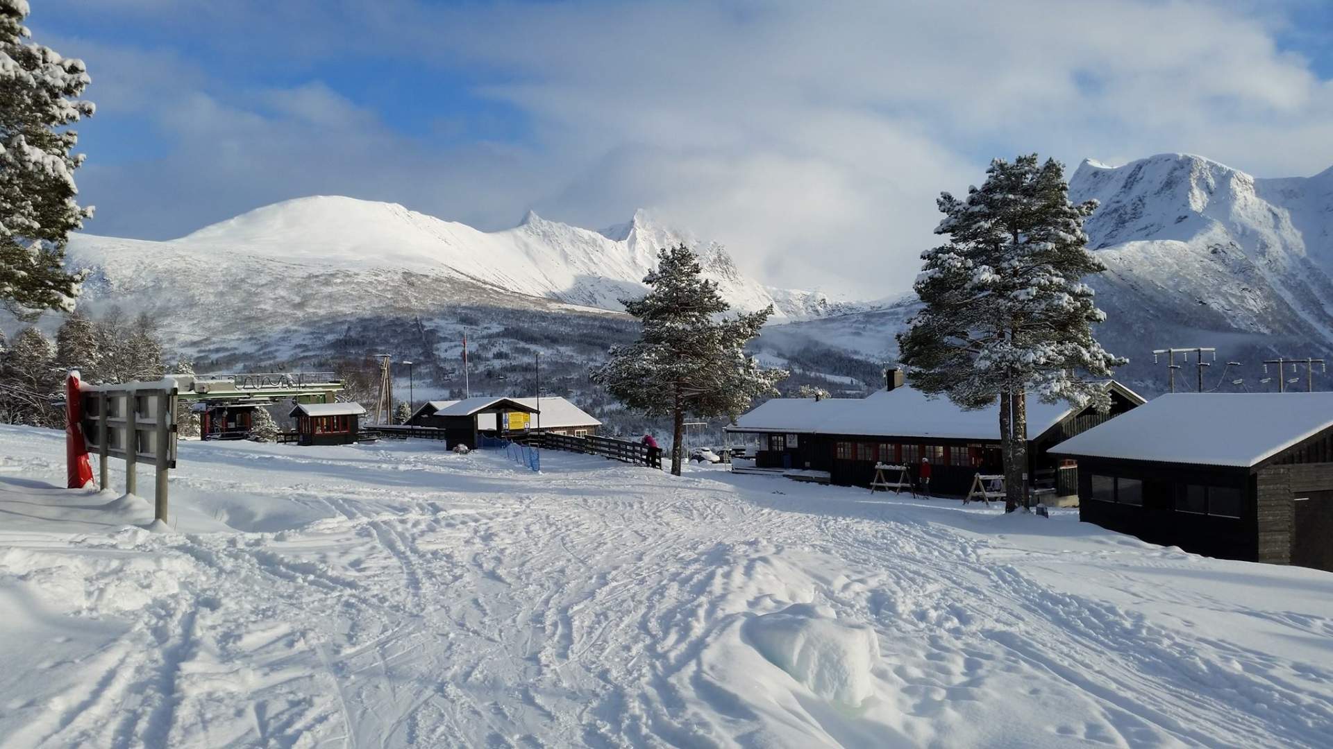 Ørsta Skisenter in Norway - snow on the ground.