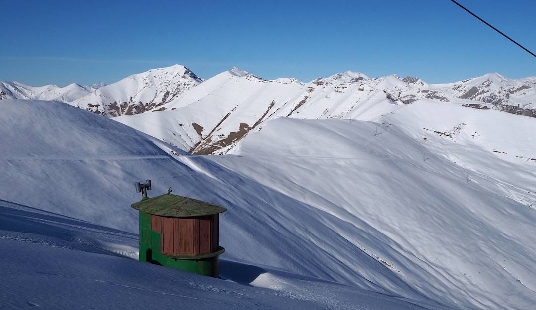 Error generating description.