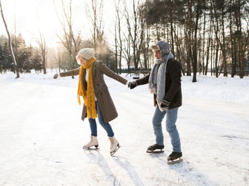 Spring Mountain in USA - a man and woman walking in the snow.