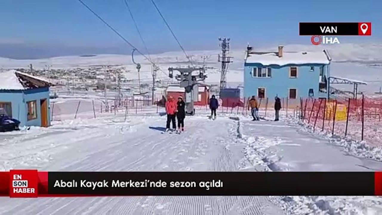 Abalı Kayak Merkezi in Turkey - a group of people walking down a snow covered street.