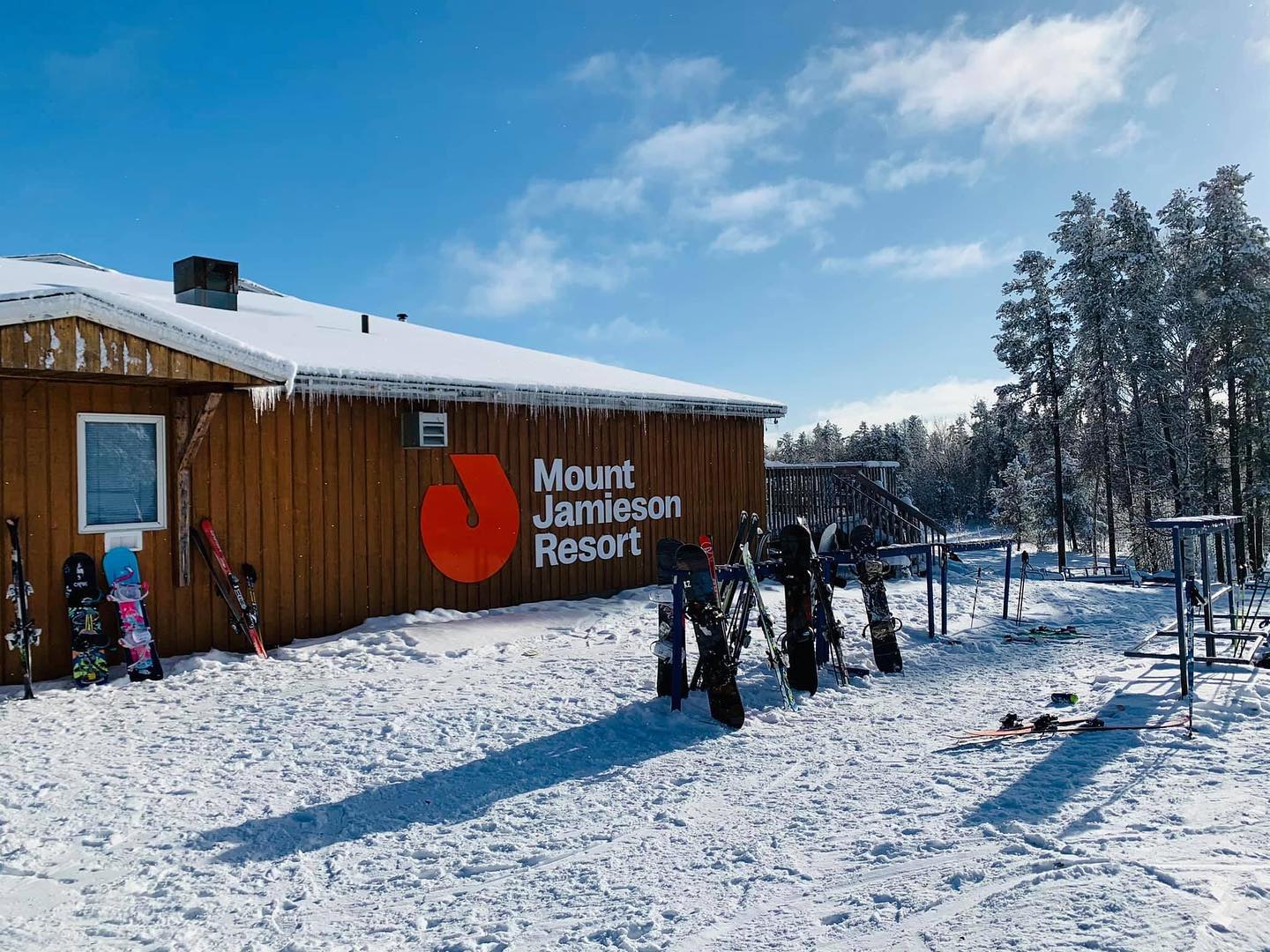 Mount Jamieson in Canada: a group of people standing in front of a building.