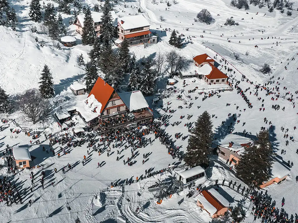 Seli in Greece: an aerial view of a ski resort surrounded by snow.
