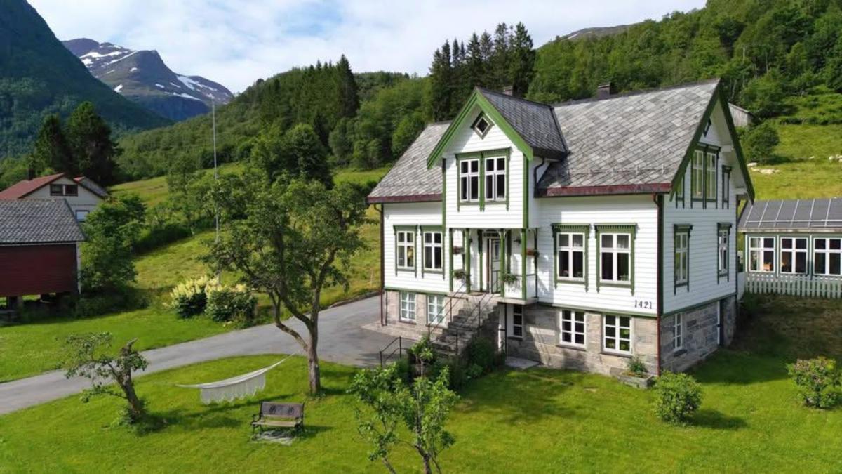 Sunnmørsalpane Skiarena Fjellsætra in Norway: the building where the vacation home is located.