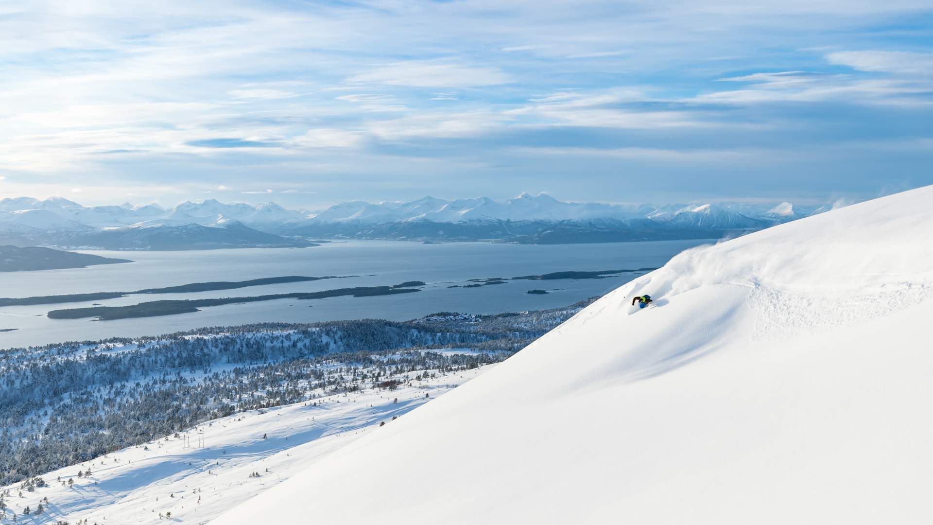 Tusten Skikro in Norway - a person skiing down a mountain.