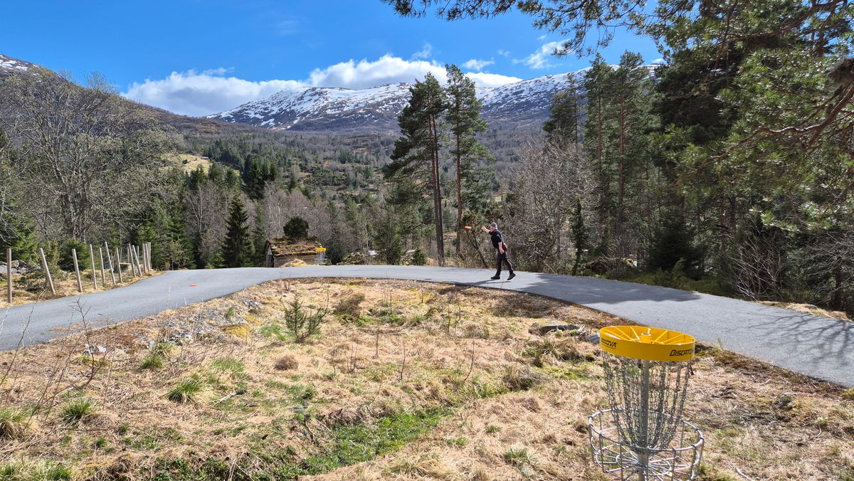 Harpefossen in Norway - the road to the top of the mountain.