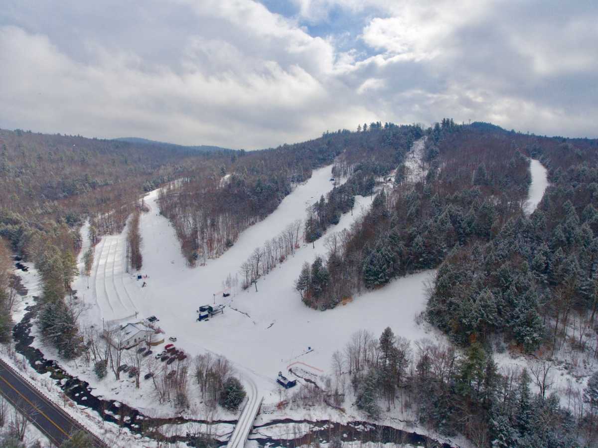 Granite Gorge Mountain Park in USA - an aerial view of a ski slope in the mountains.