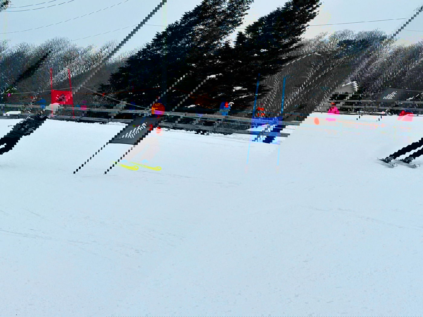 Sommet Gabriel in Canada - a person on a snowboard in the snow.