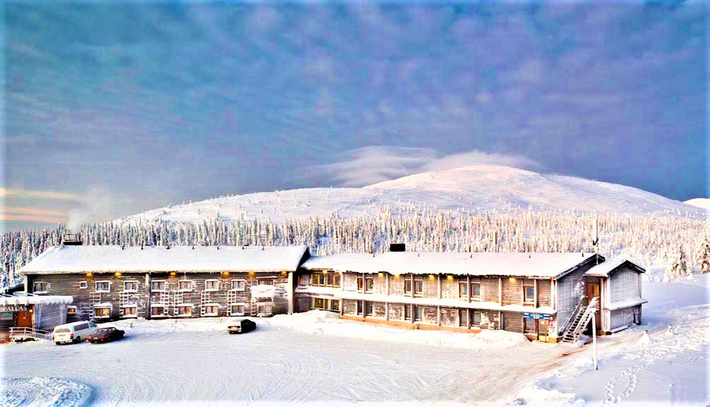 Pallas in Finland - a house in the middle of a snowy landscape.