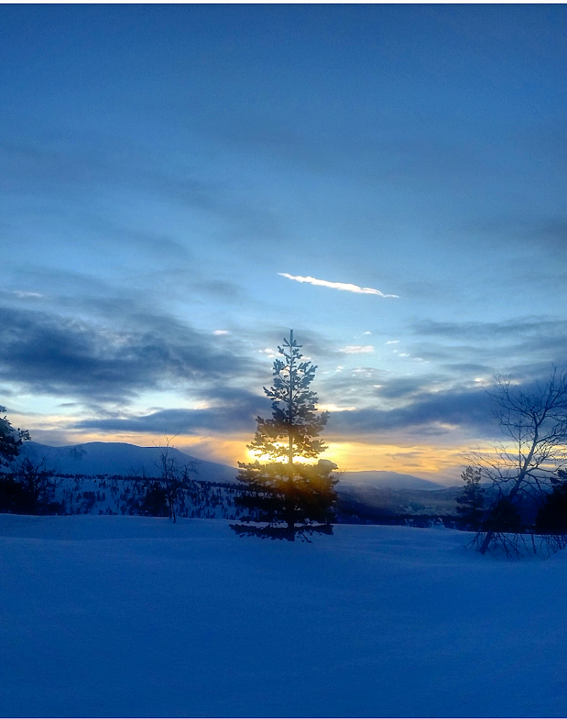 Stryn Vinterski in Norway - the sky is blue.