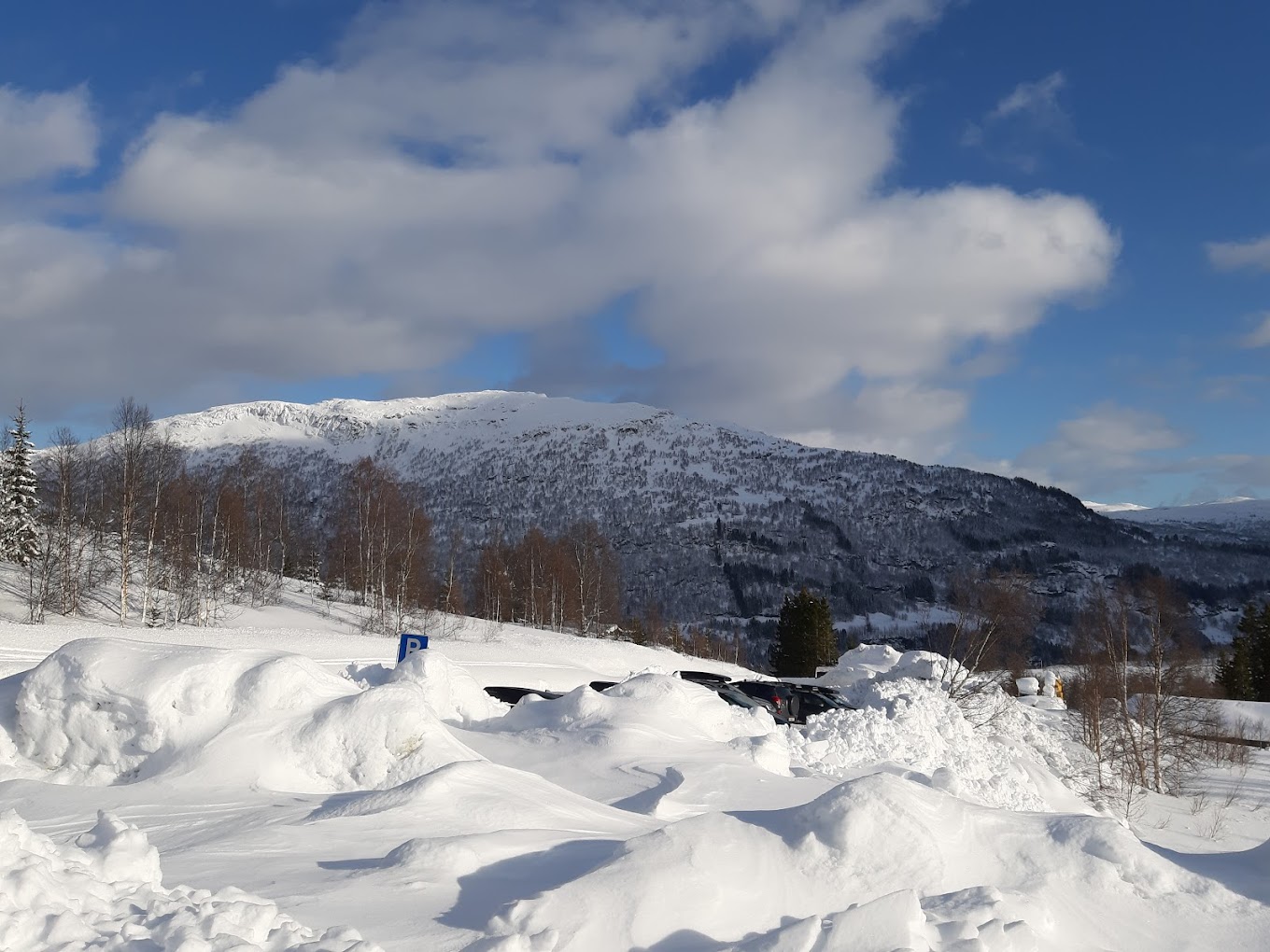 Sogndal Skisenter - Hodlekve in Norway - the snow is piled up on the mountain.
