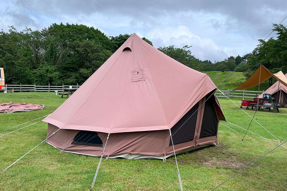 Mineyama Kogen in Japan - a tent on the grass.