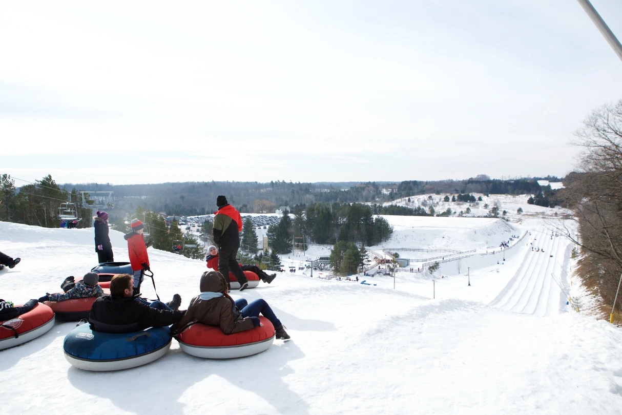 Lakeridge Resort in Canada - snow on the ground.