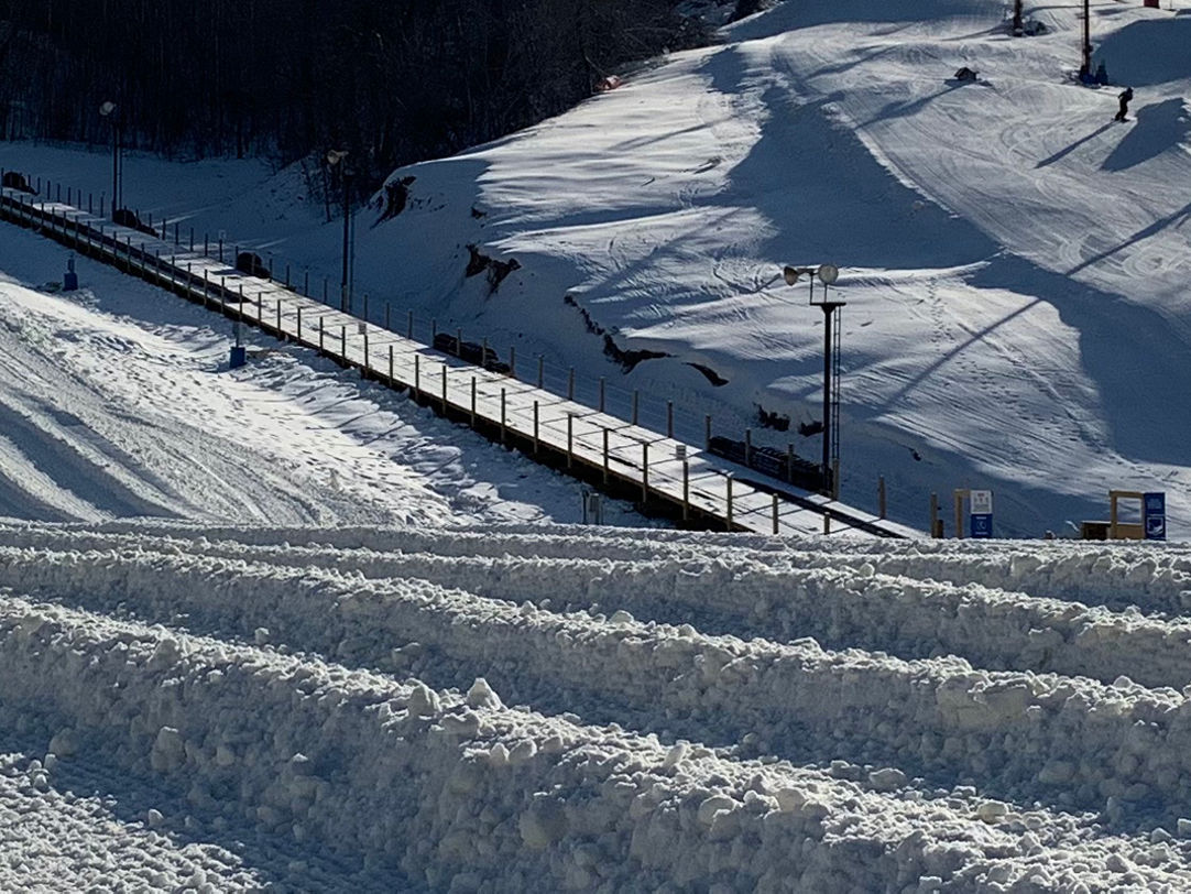 Snow Creek in USA - a ski slope covered in snow.