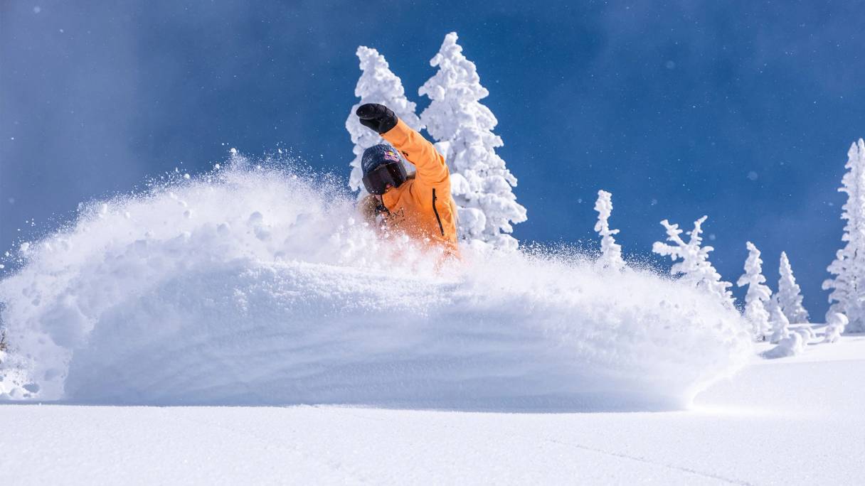 Brighton in USA - a snowboarder in the snow.