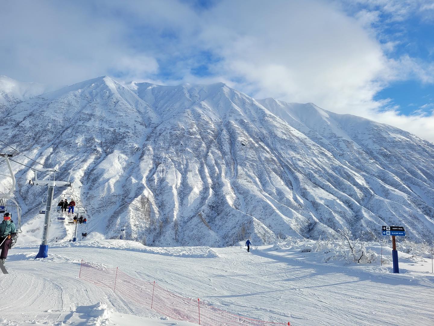 Skeetawk – Hatcher Pass in USA - a ski lift going up a snowy mountain.