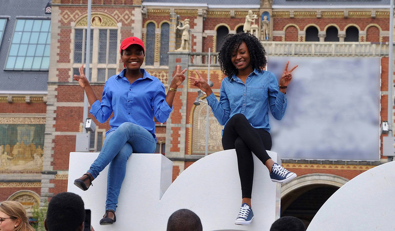 Rigi – Scheidegg | Burggeist in Switzerland: a group of people sitting on top of a building.