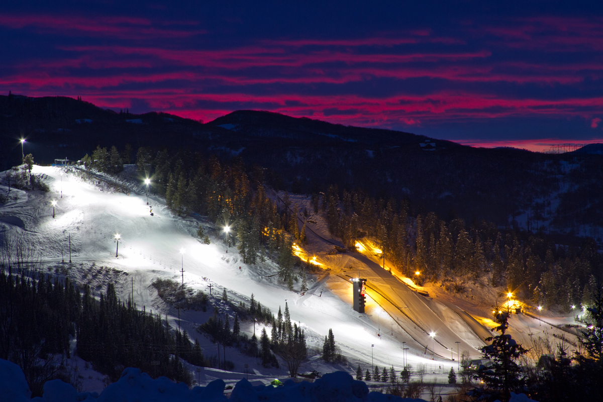Howelsen Hill – Steamboat Springs in USA - the sky is pink.