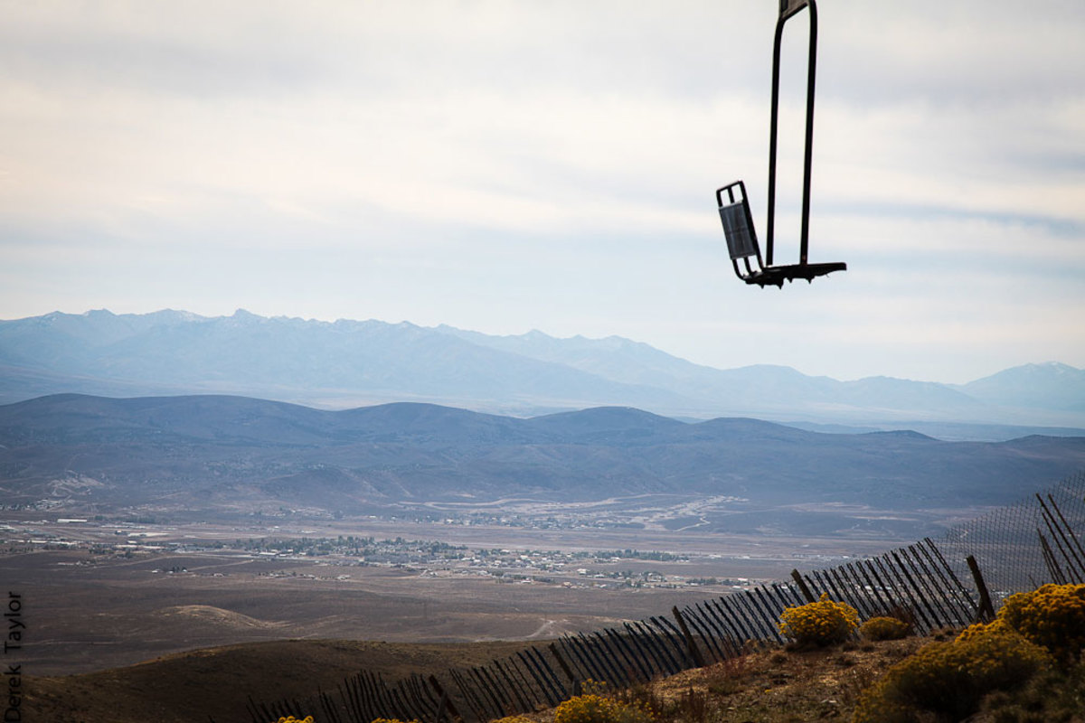 Elko Snobowl in USA - a person on a ski board on a mountain.
