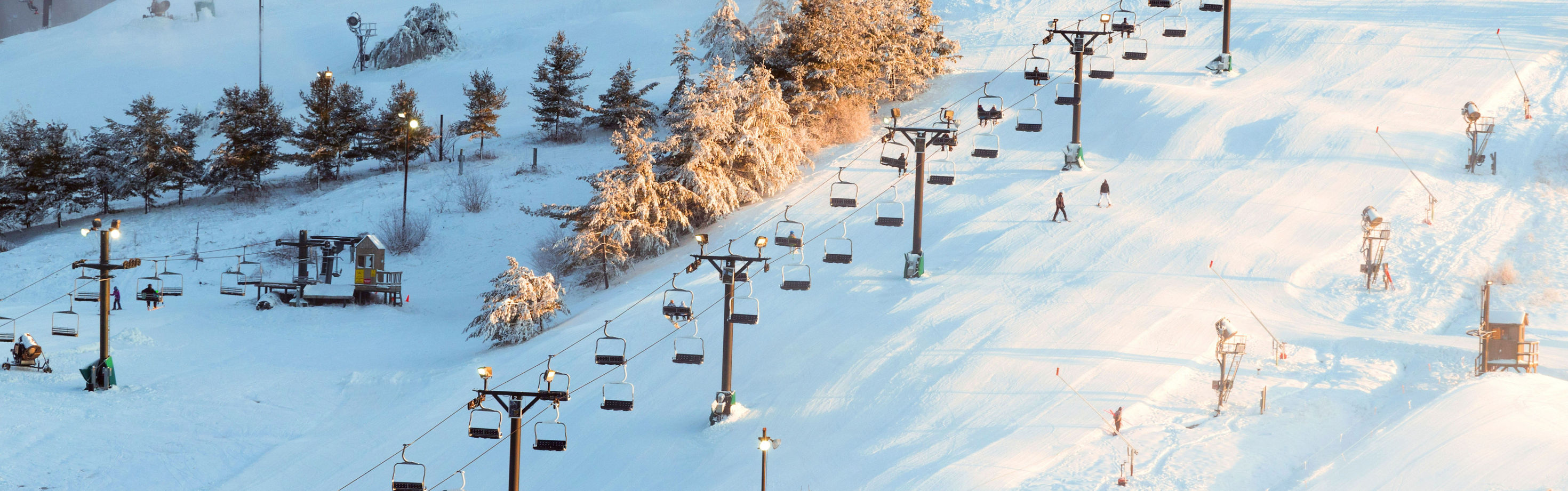 Boston Mills in USA - a ski slope covered in snow.