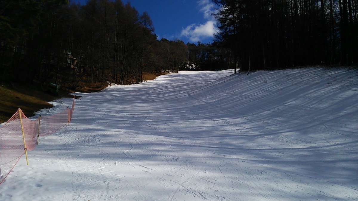 Tateshina Tokyu in Japan - white snow on the ground.