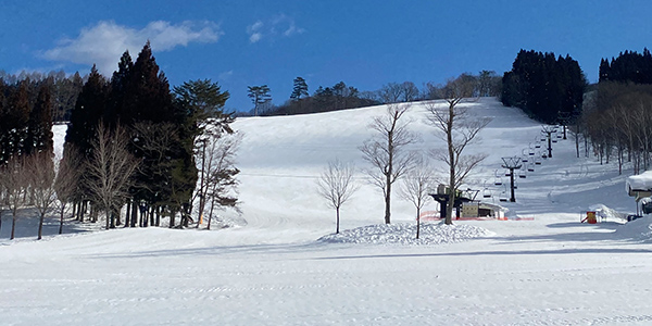 Shokawa Kogen in Japan - a clear blue sky.