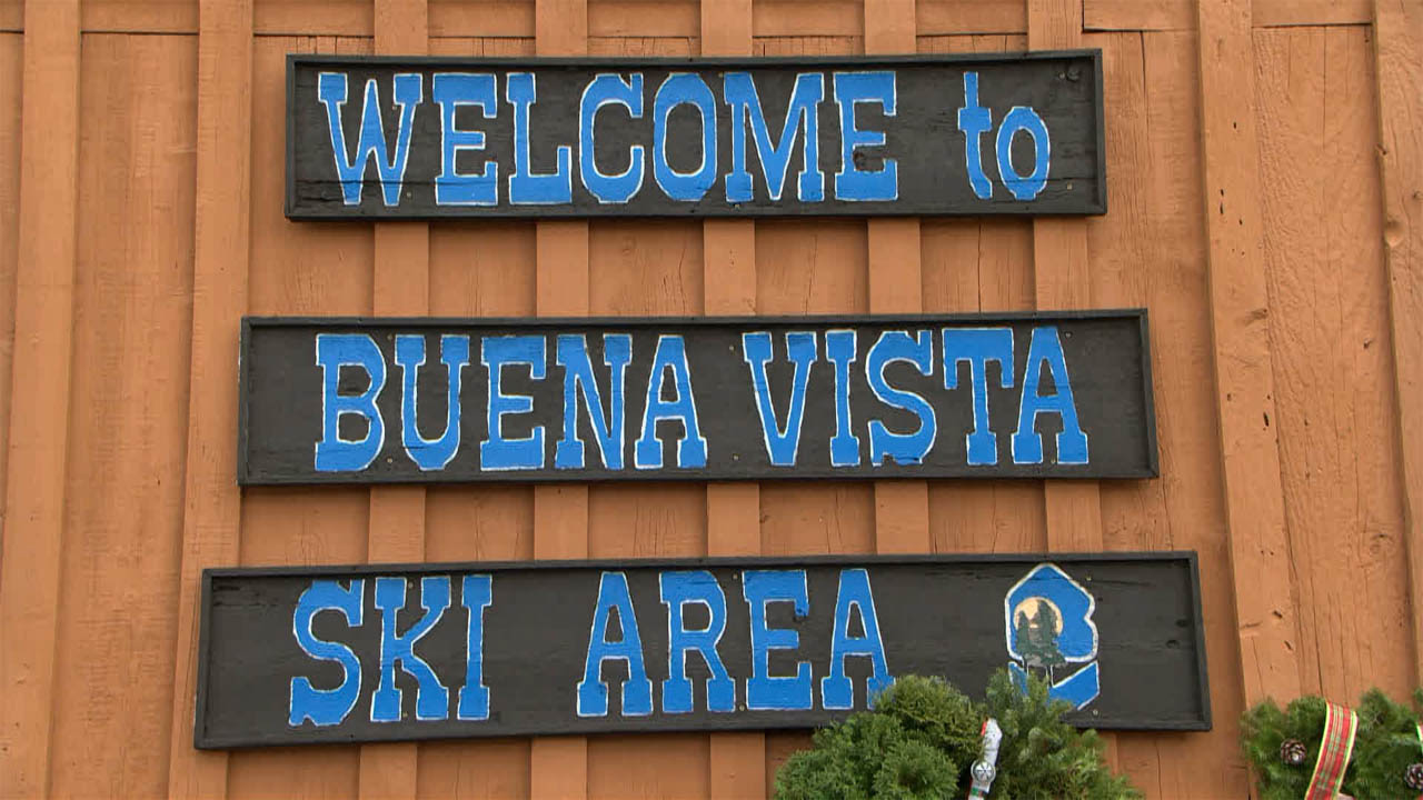 Buena Vista in USA: a sign on the side of a building that says welcome to bulgaria.