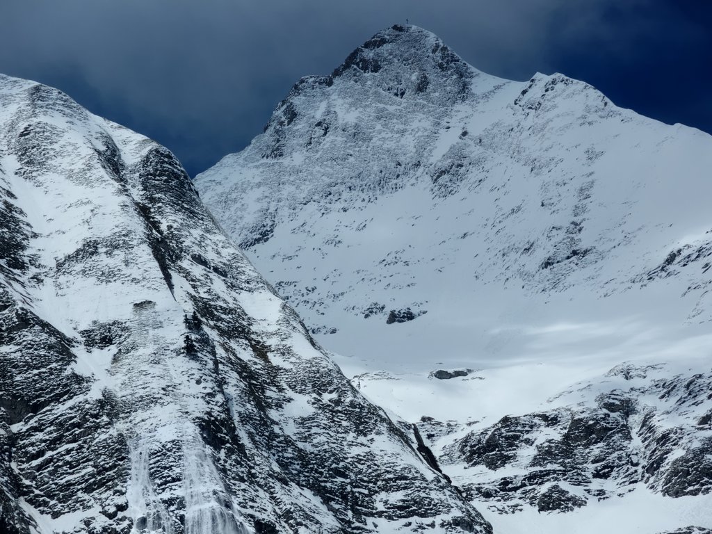 Rathvel – Châtel-St-Denis in Switzerland - a snowy mountain with a few snow on it.