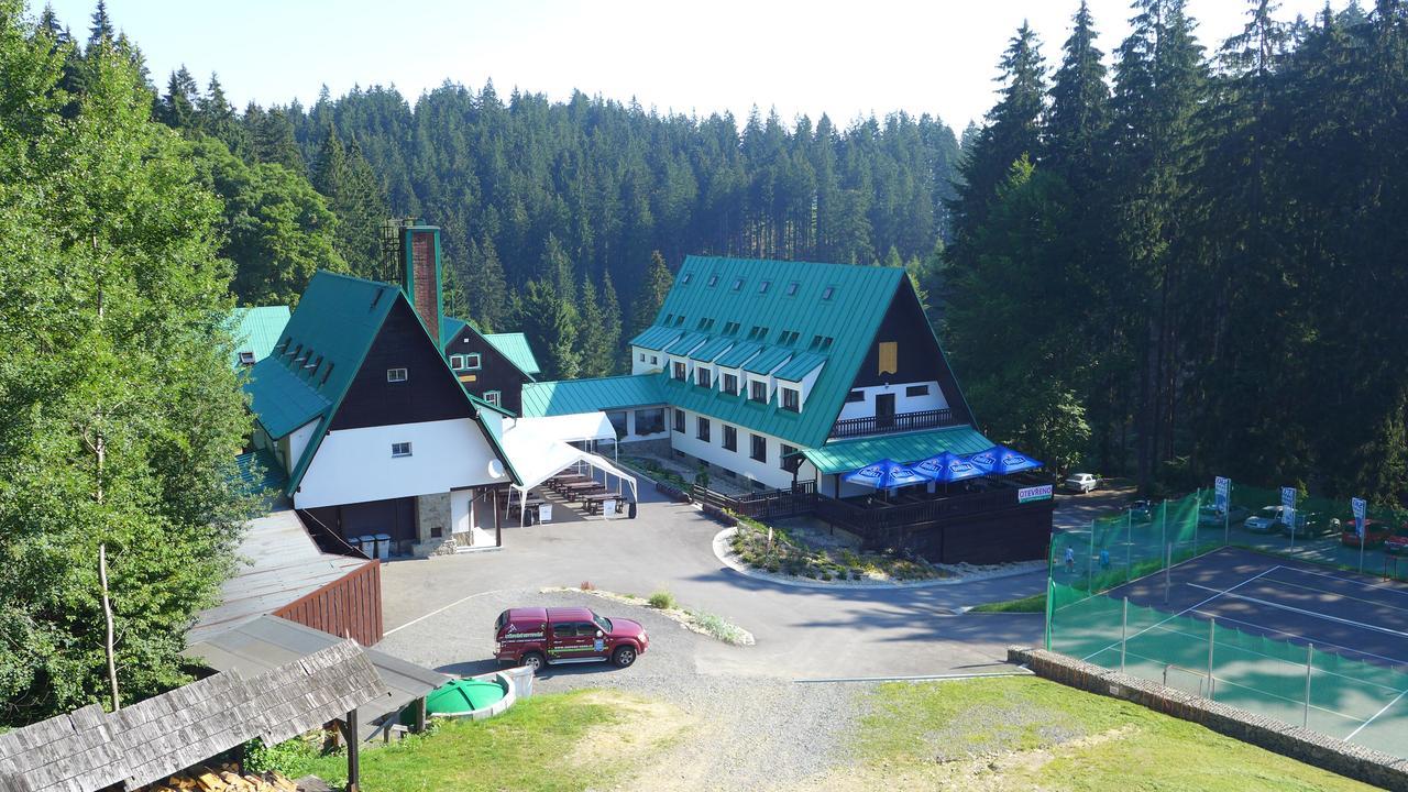 Grúň – Staré Hamry in Czech Republic: the building where the vacation home is located.