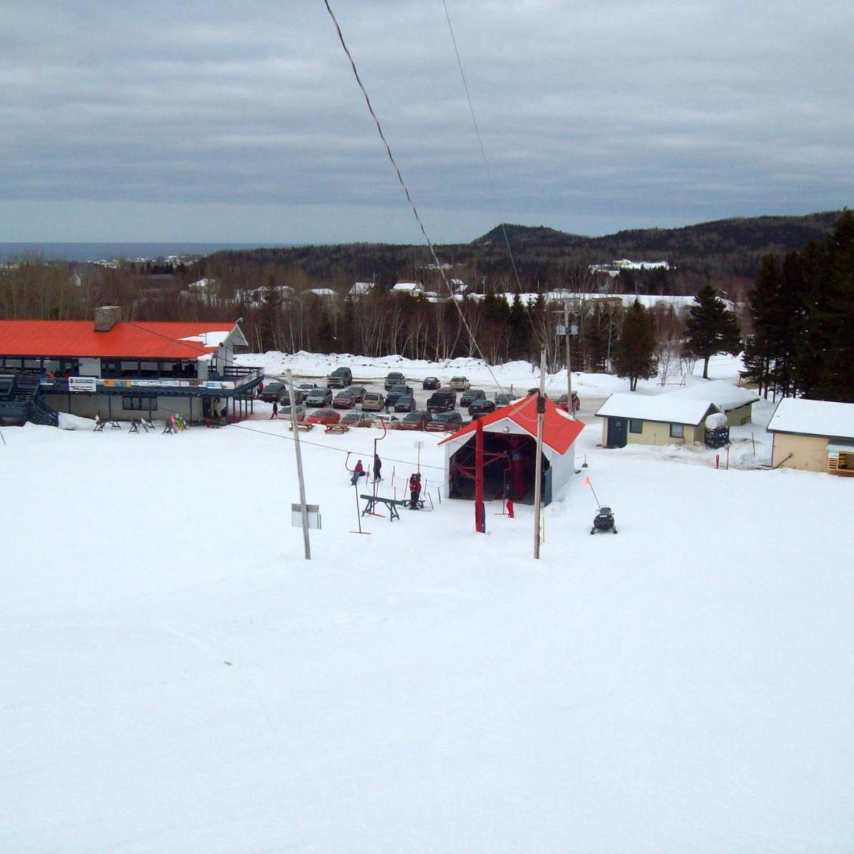 Mont Bellevue in Canada - white snow on the ground.