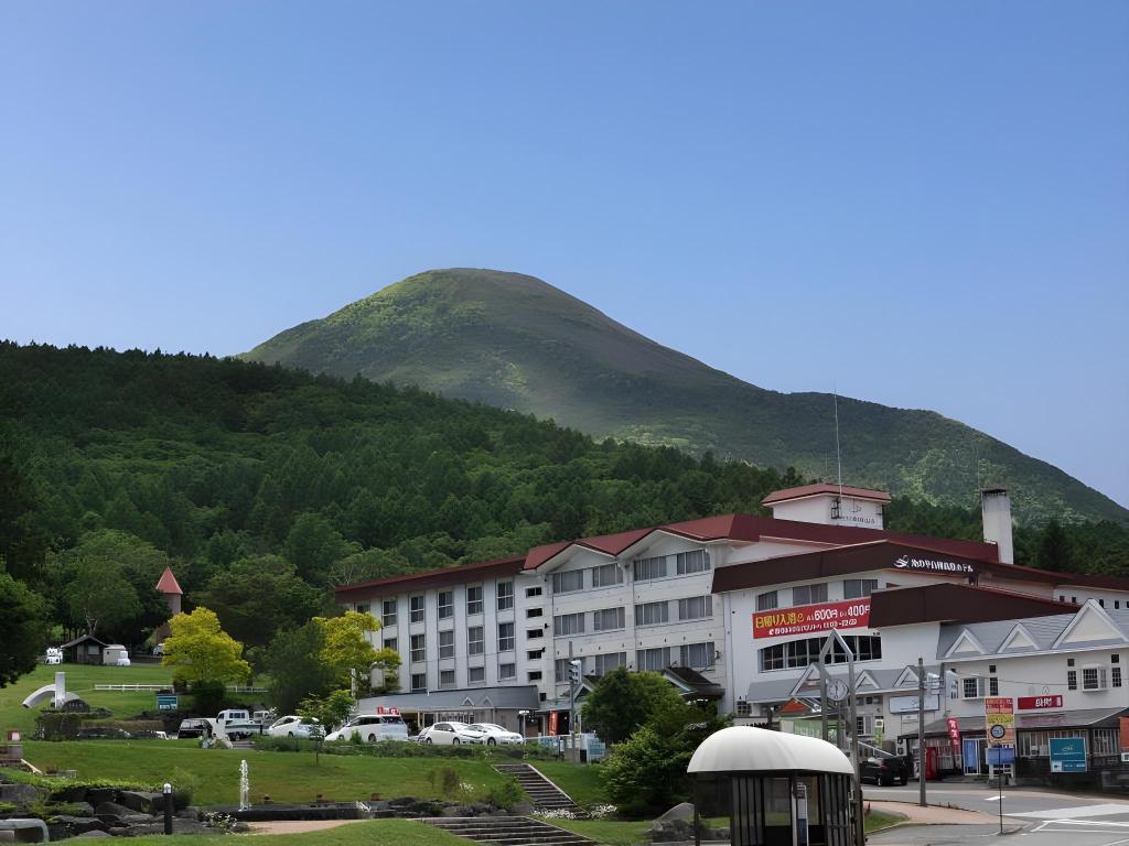 Shirakaba Kogen in Japan: the building where the hotel is located.