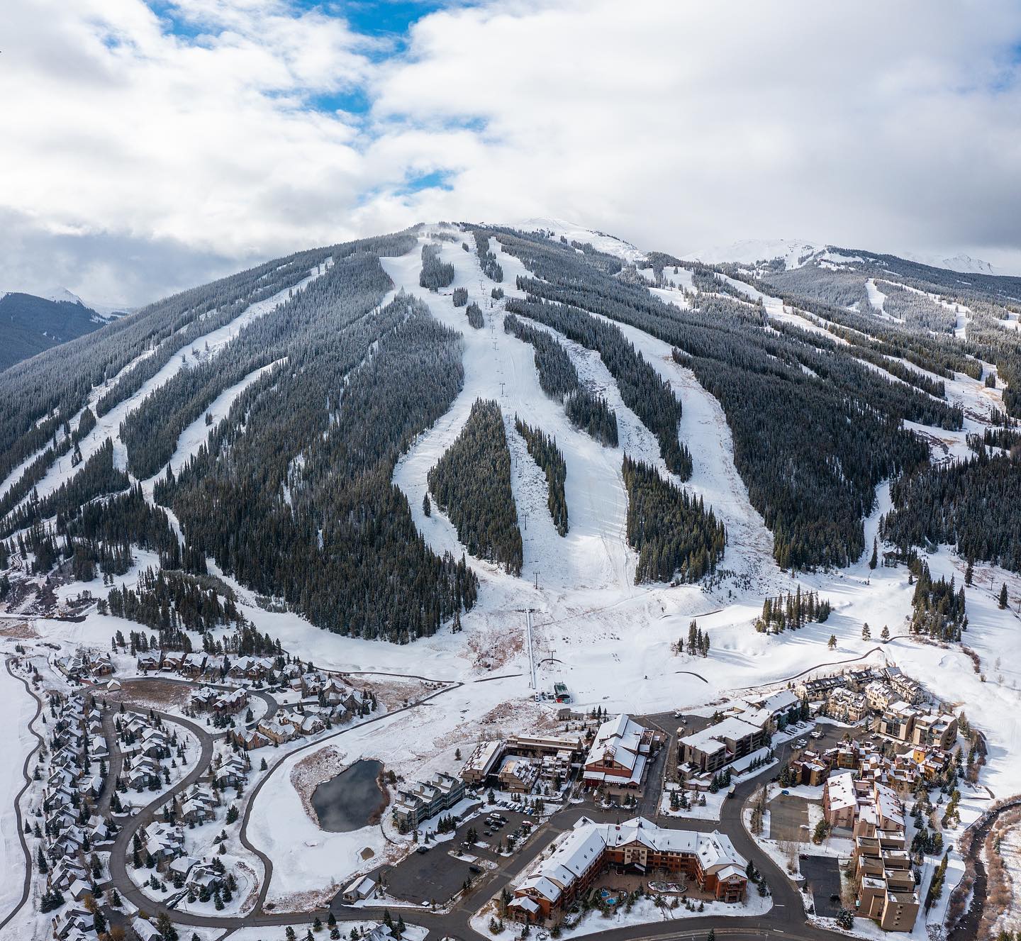 Copper Mountain in USA: a view of a ski resort in the mountains.