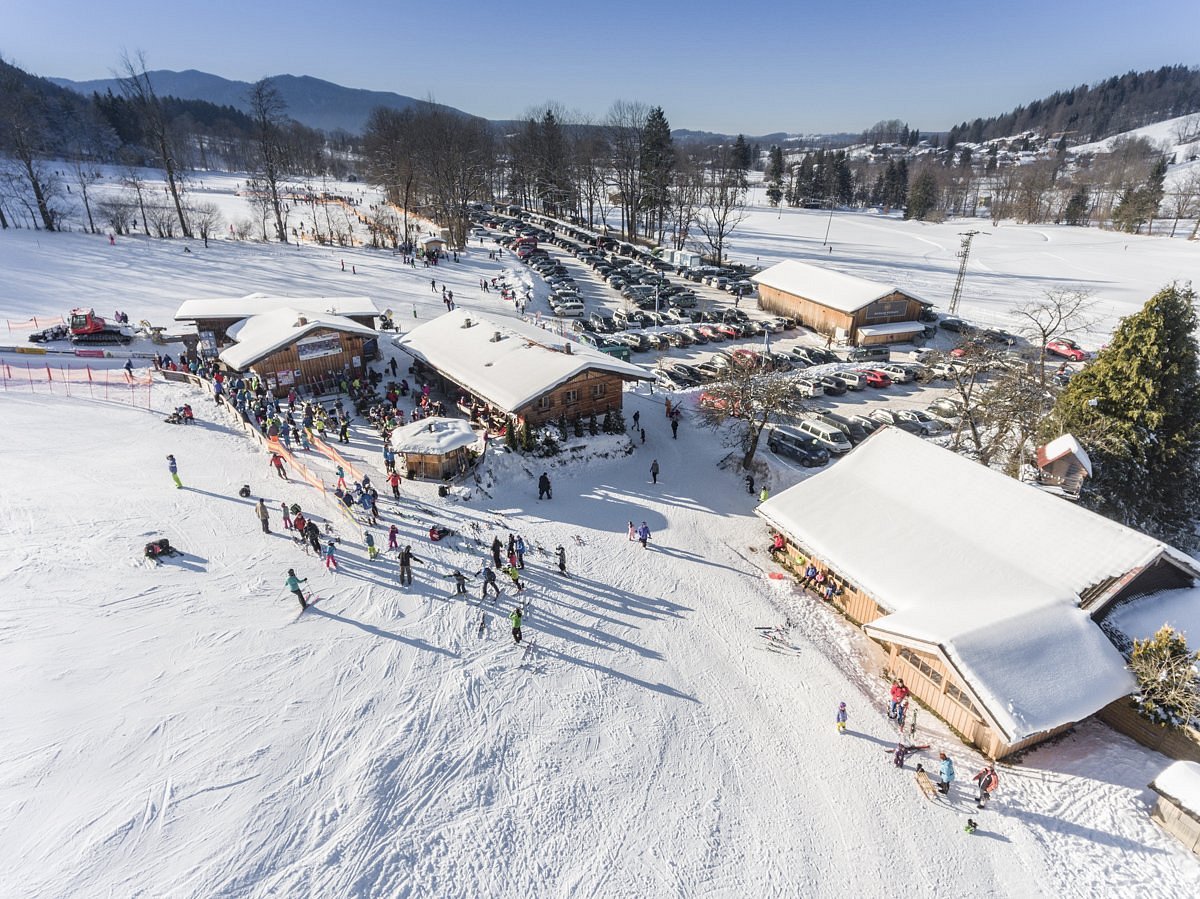 Oedberg – Gmund-Ostin in Germany: an aerial view of a ski resort in the mountains.