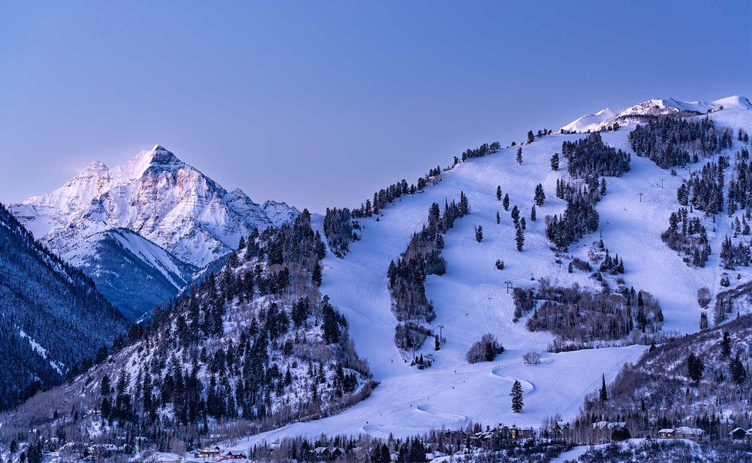 Buttermilk Mountain in USA - the mountains are covered in snow.