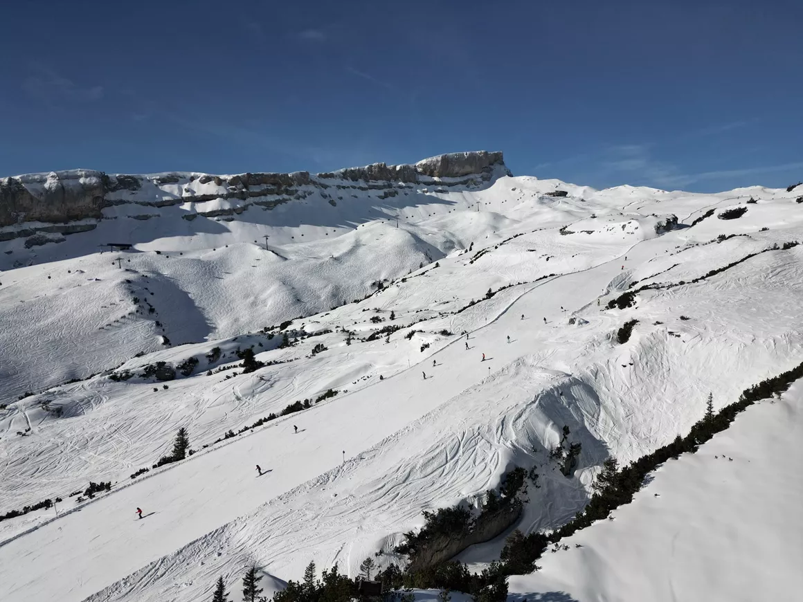 Ifen in Austria - a snow covered mountain with lots of snow on it.