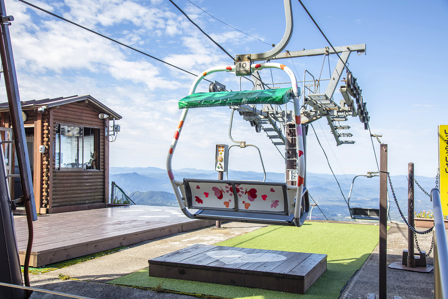 Daisen – Masumizu Kogen in Japan - a ski lift going up a mountain.