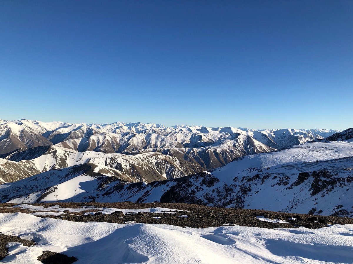 Mt Hutt in New Zealand - the view from the summit of the mountain range.