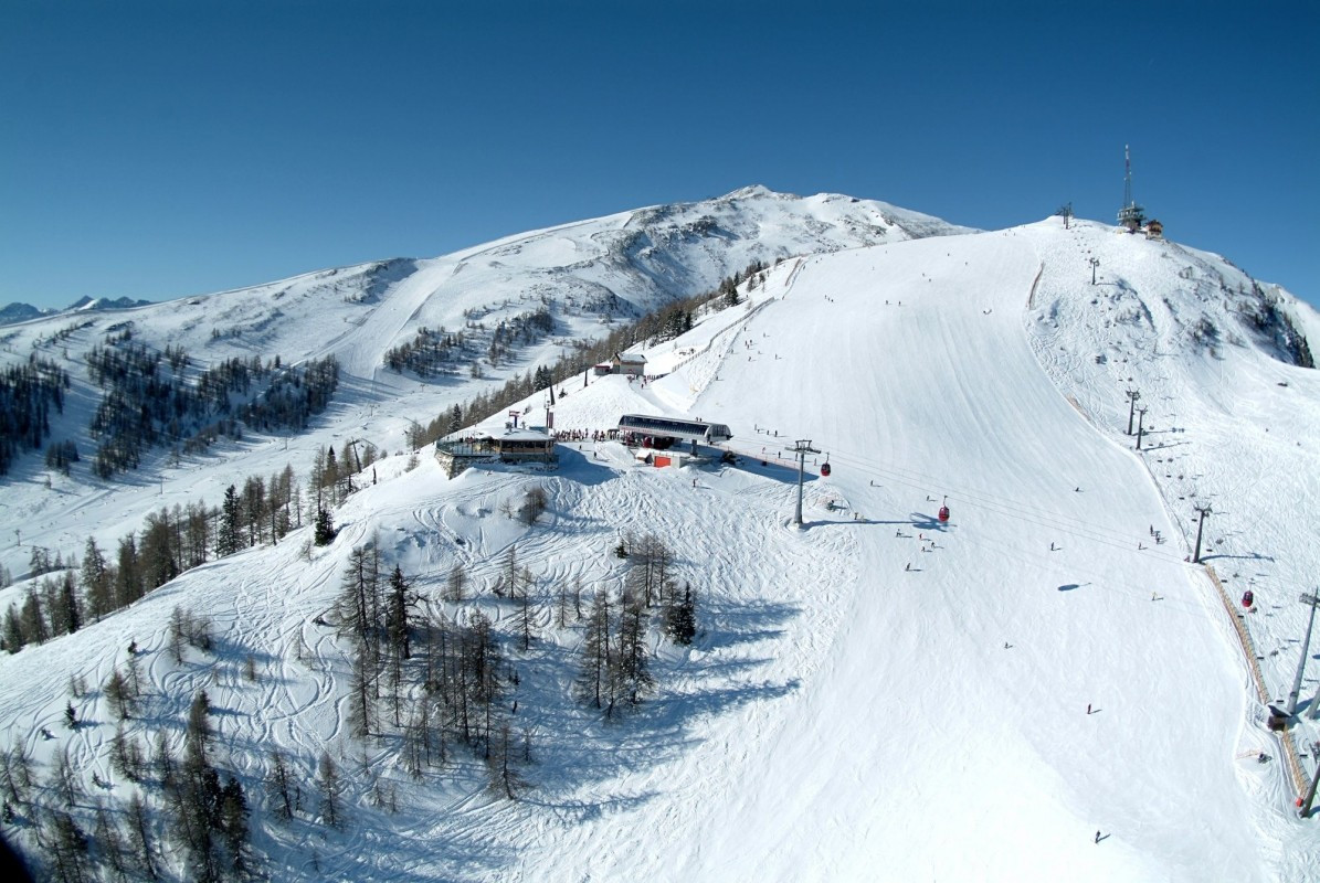 Grosseck | ​Speiereck – Mauterndorf | ​St Michael in Austria - a ski slope covered in snow.