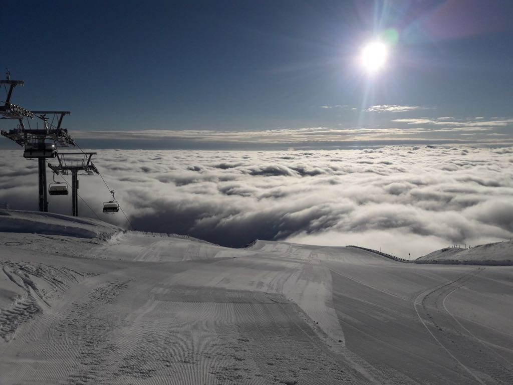 Grosseck | Speiereck – Mauterndorf | St Michael in Austria - the sun is shining above the clouds.