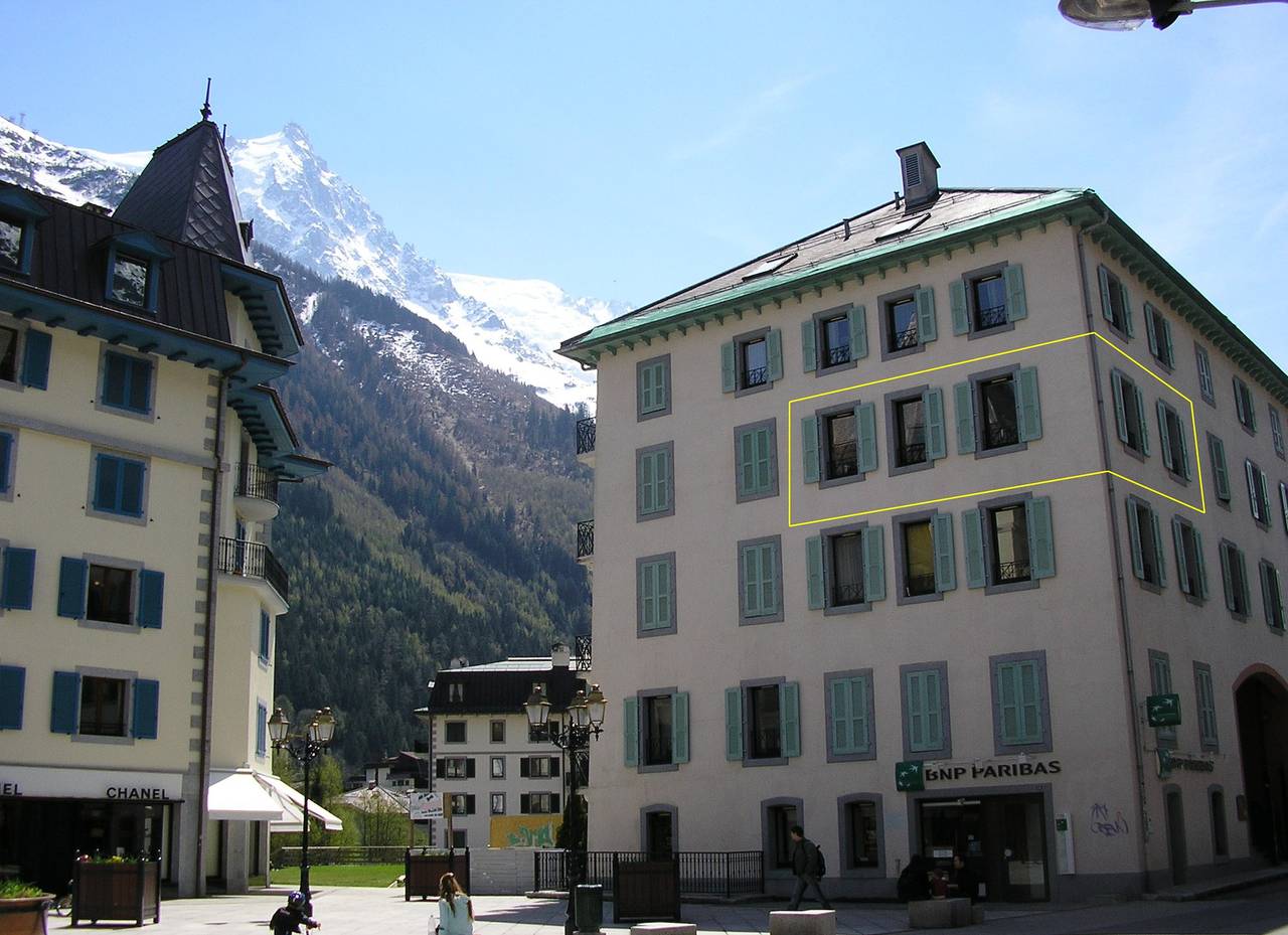 Brévent Flégère in France: white building with green shutters.