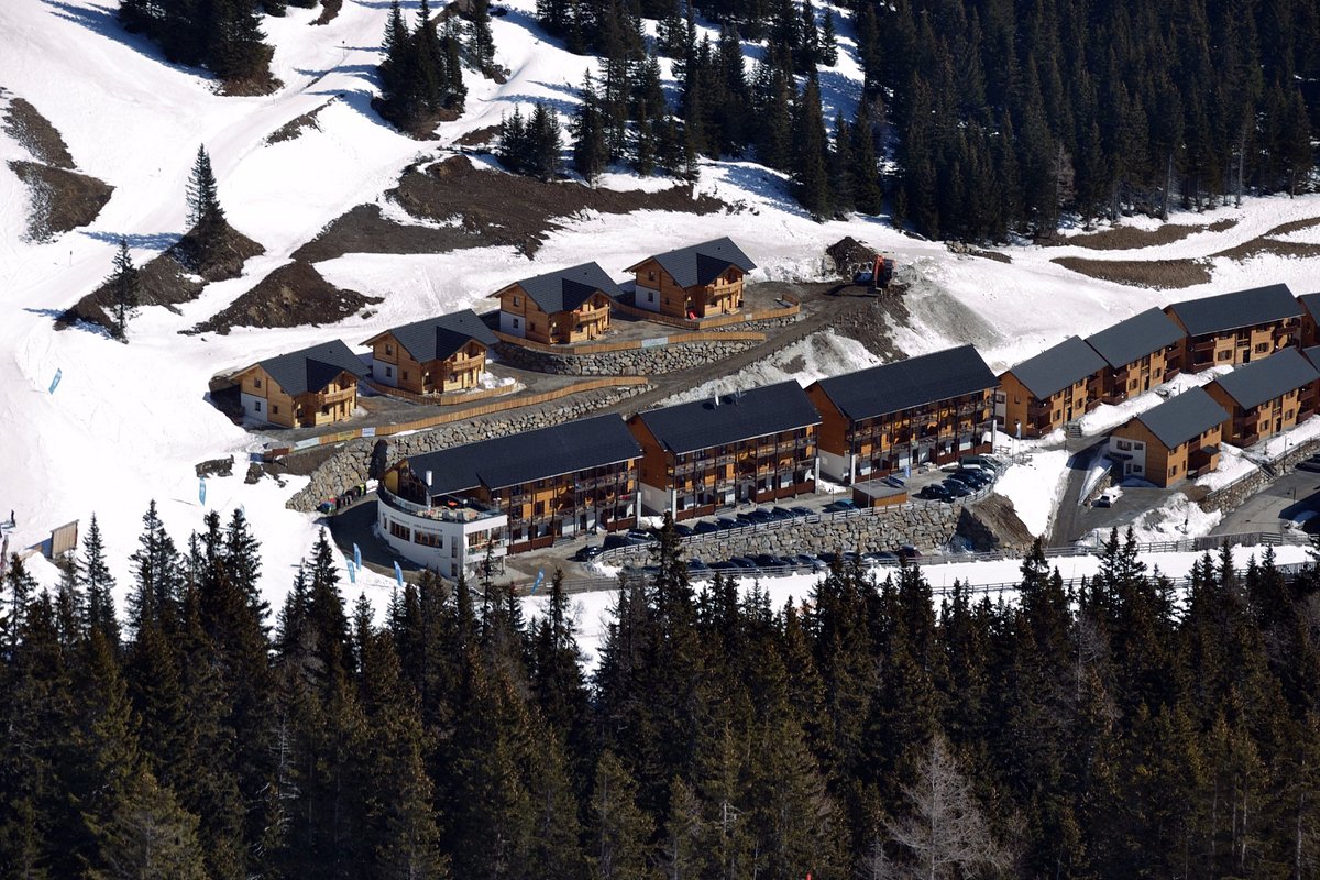 Lachtal in Austria: a ski resort surrounded by trees and snow.